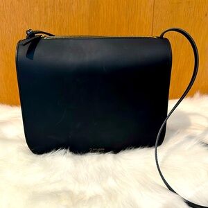 Cuero & Mor Medium Crossbody Bag Black